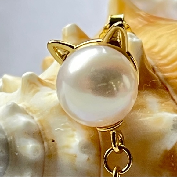 18K Gold Plated Over 925S Silver 8mm Freshwater Pearl Earrings Big Kitten Shaped - Picture 9 of 13